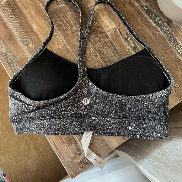 Lulu Lemon sports bra - Picture 2 of 3